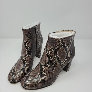 Vince Camuto Sanstan Bootie Size 9 Python Print
